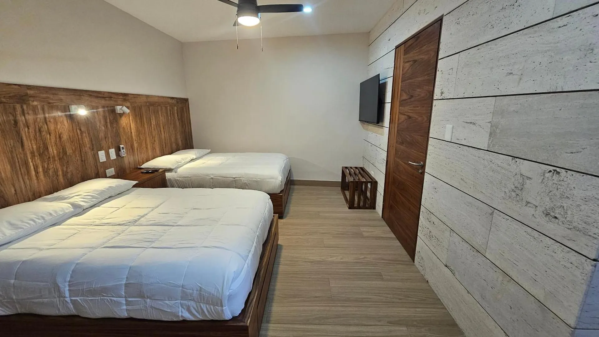 ****  Xoza Hotel Urban Escape Cancún Mexico