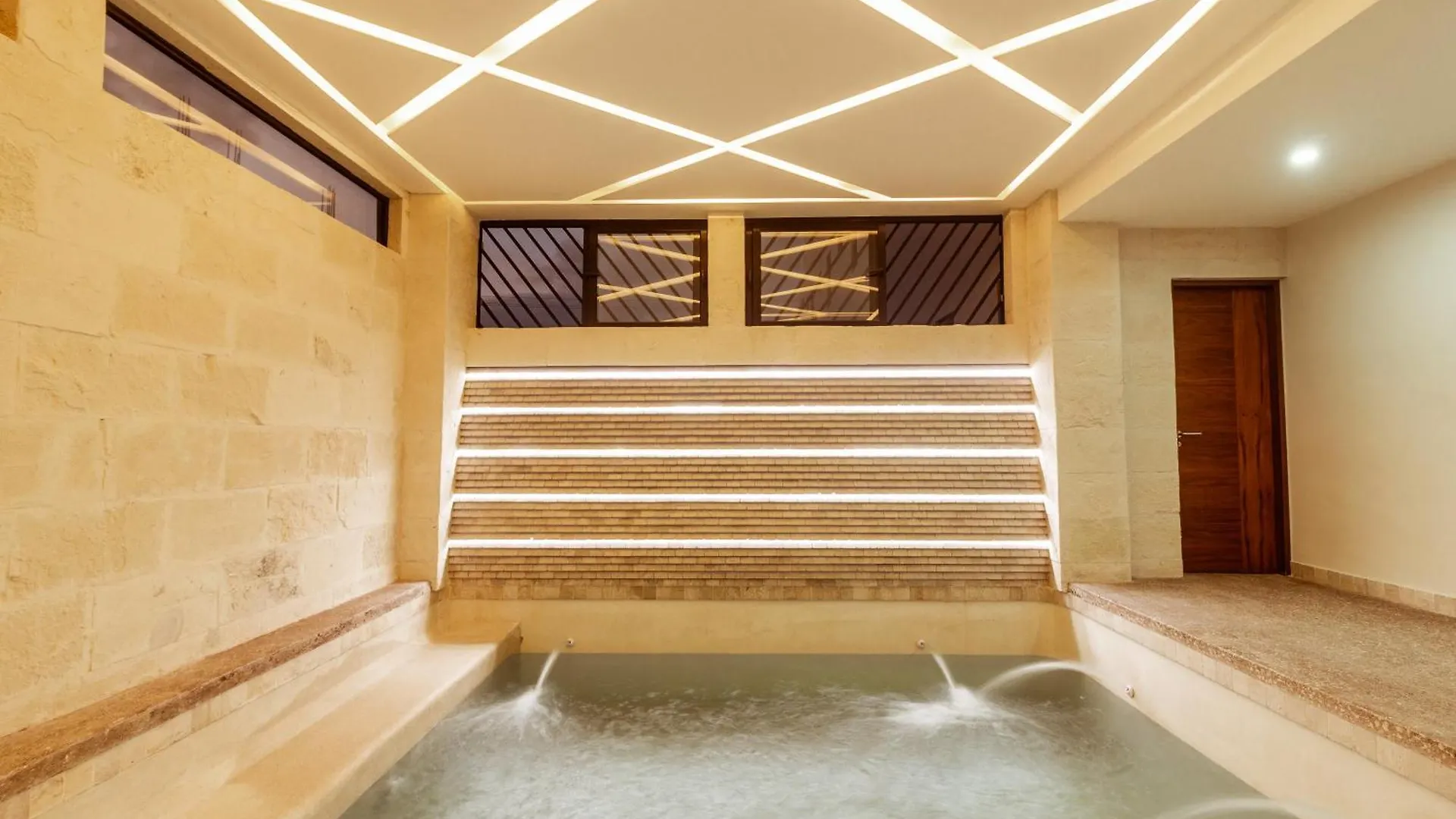 Xoza Hotel Urban Escape Cancun
