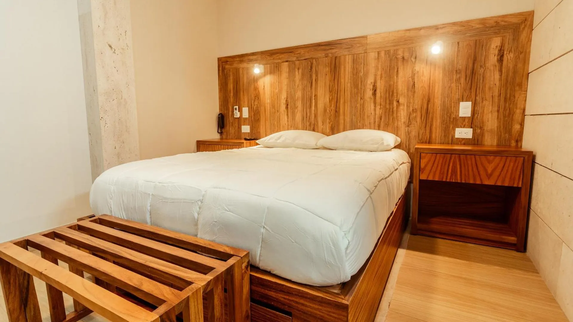 Xoza Hotel Urban Escape Cancun